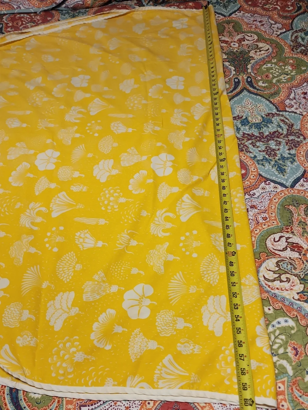 MCM Vintage Oval Yellow Dandelion-Like Floral Tablecloth 60x80